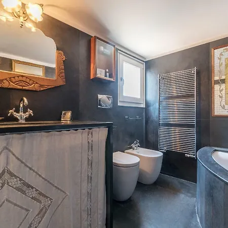 Trastevere Panoramic Rooftop Loft *