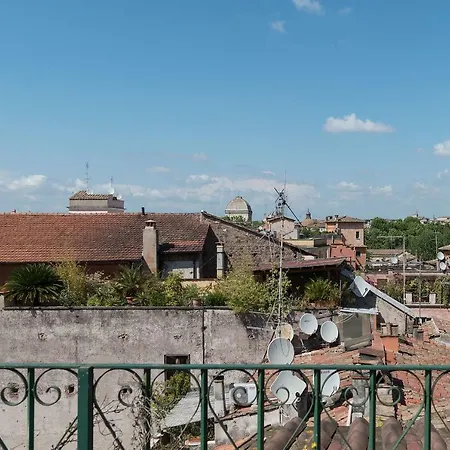 Trastevere Panoramic Rooftop Loft Rome