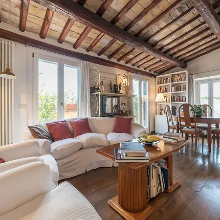 Trastevere Panoramic Rooftop Loft *