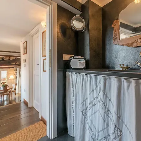 Trastevere Panoramic Rooftop Loft *